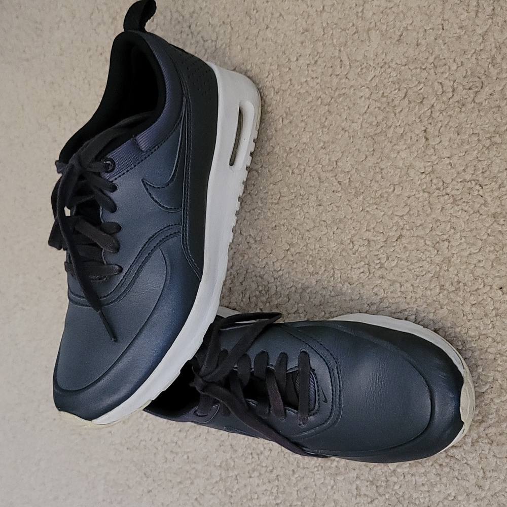 Nike Leather Air Max Thea Lace up Shoes 6.5